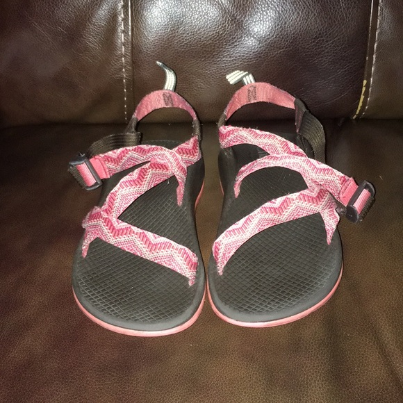 girls chacos size 3
